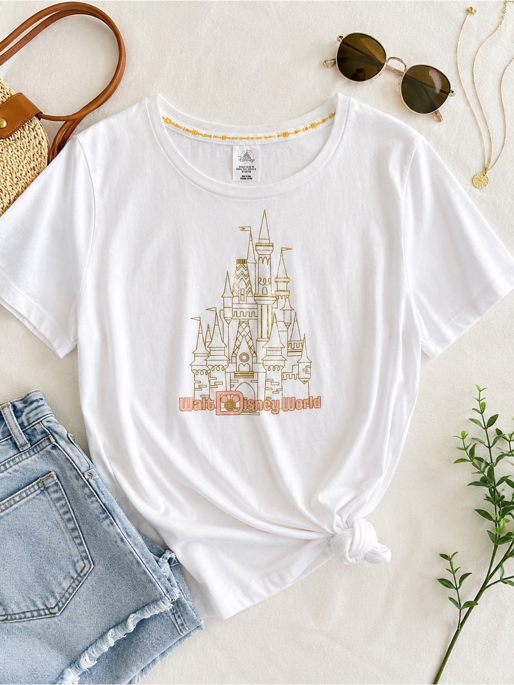 Disney Walt Disney World Castle Graphic Tee White Organic Cotton Size L